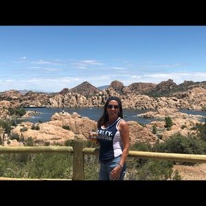 Meet your Posher, Laura